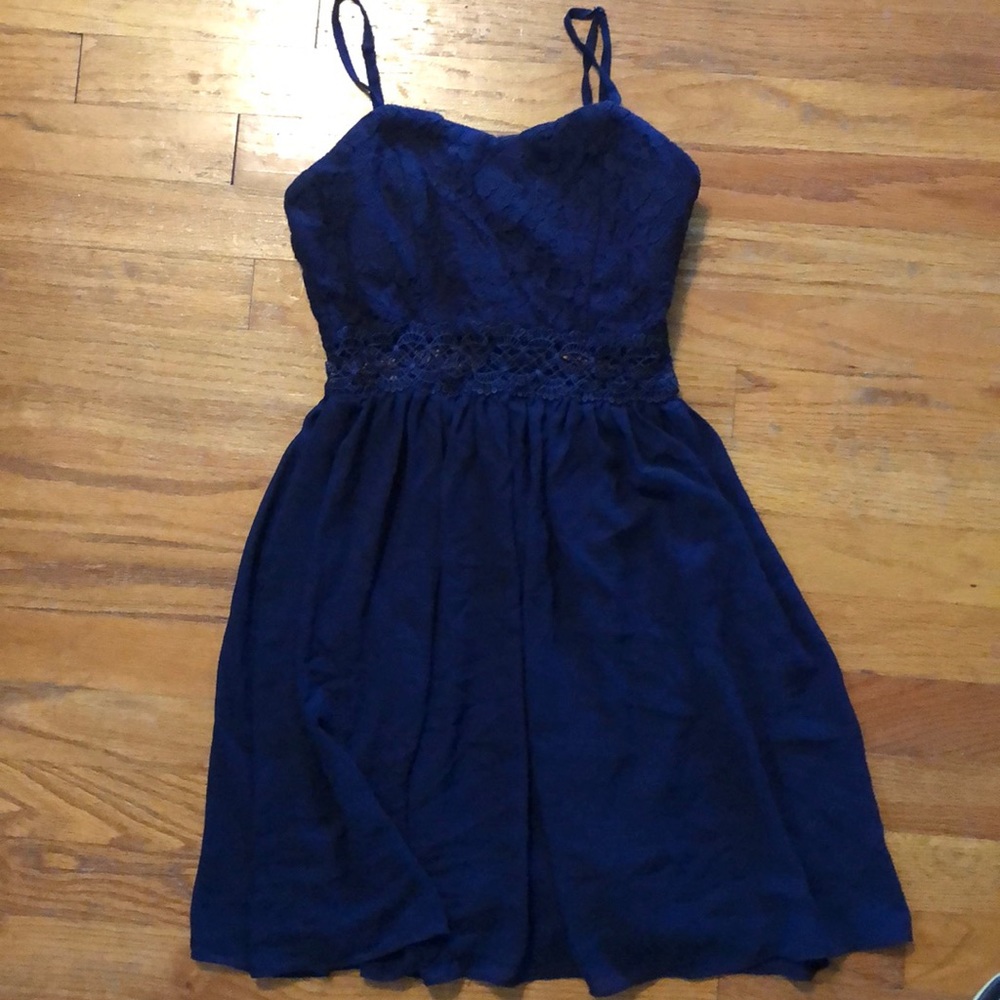 4️⃣ for $1️⃣5️⃣ Dress Macy’s Juniors 5 Women’s